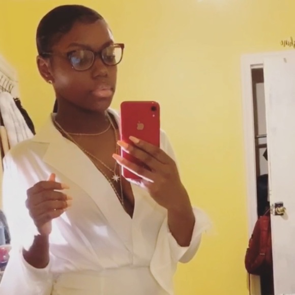 Meet your Posher, Chrissy - Picture 1 of 1